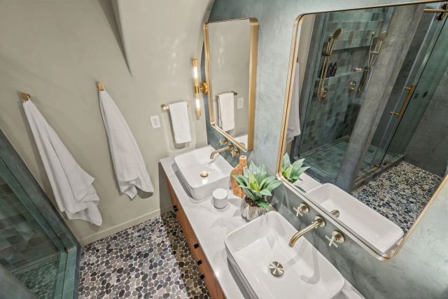 1566 Evergreen St, San Diego, CA 92106