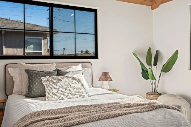 1566 Evergreen St, San Diego, CA 92106