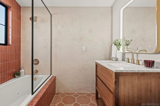 1566 Evergreen St, San Diego, CA 92106