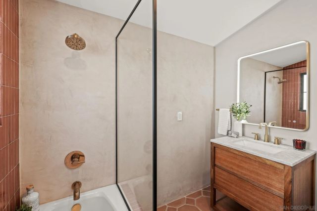 1566 Evergreen St, San Diego, CA 92106