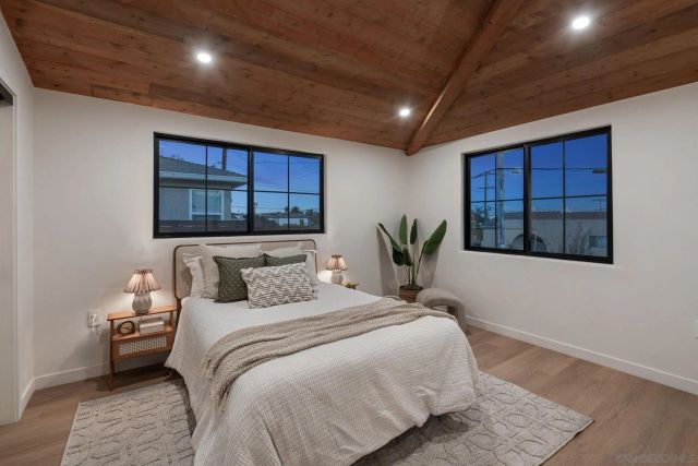 1566 Evergreen St, San Diego, CA 92106