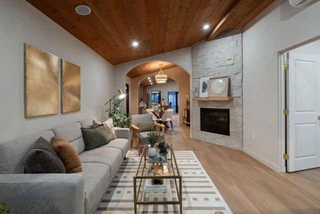 1566 Evergreen St, San Diego, CA 92106