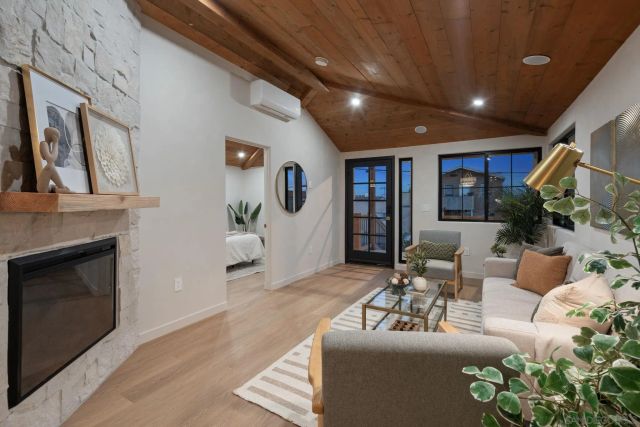 1566 Evergreen St, San Diego, CA 92106