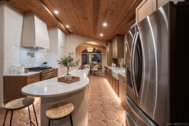 1566 Evergreen St, San Diego, CA 92106