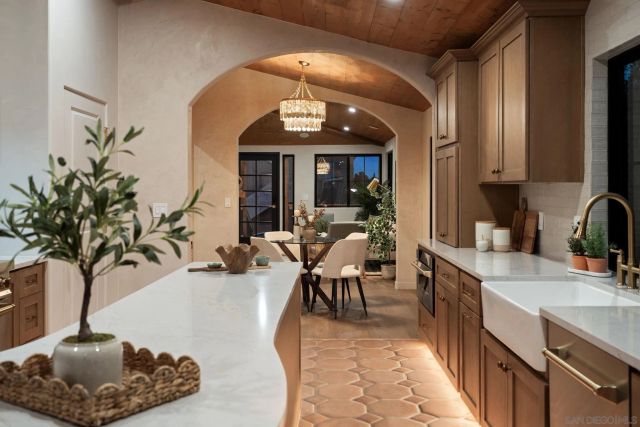 1566 Evergreen St, San Diego, CA 92106