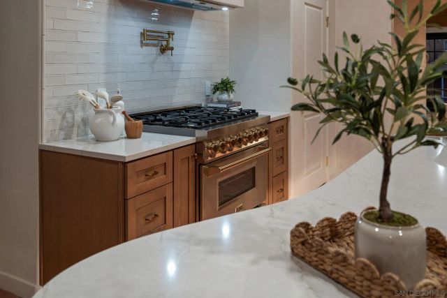 1566 Evergreen St, San Diego, CA 92106