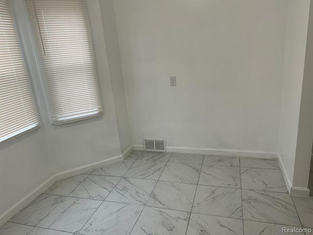 8279 Greenlawn Street, Detroit, MI 48204