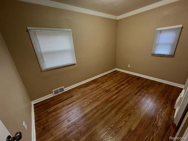 8279 Greenlawn Street, Detroit, MI 48204