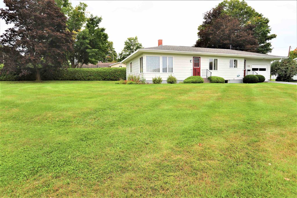 184 Sloan Street, Newport City, VT 05855