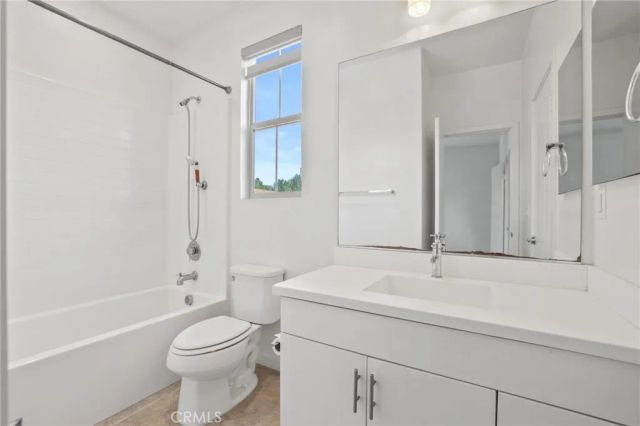21 Savannah, Lake Forest, CA 92630