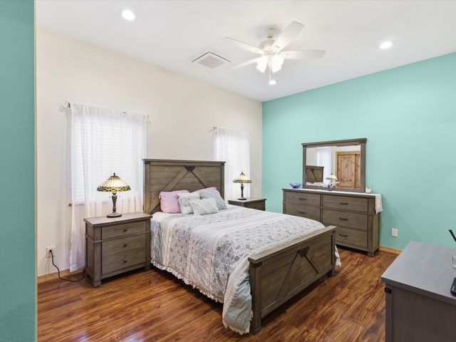 15 W Serena Lane, Santa Fe, NM 87508