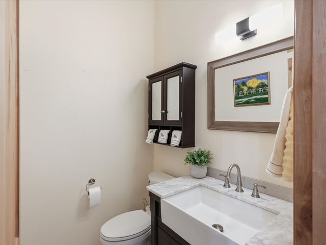 15 W Serena Lane, Santa Fe, NM 87508