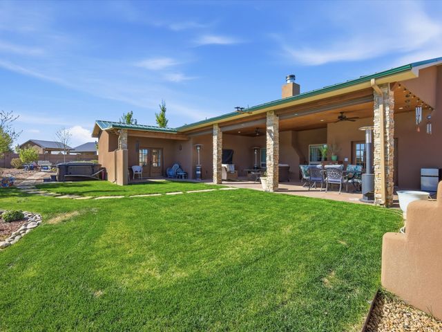 15 W Serena Lane, Santa Fe, NM 87508
