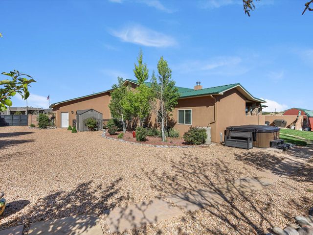 15 W Serena Lane, Santa Fe, NM 87508