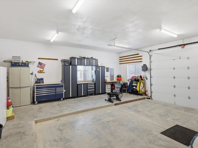 15 W Serena Lane, Santa Fe, NM 87508