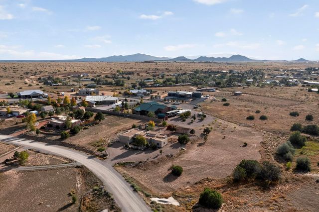 15 W Serena Lane, Santa Fe, NM 87508