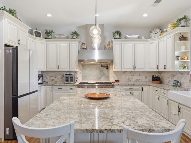 15 W Serena Lane, Santa Fe, NM 87508