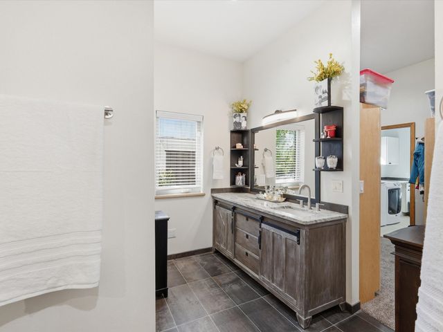 15 W Serena Lane, Santa Fe, NM 87508