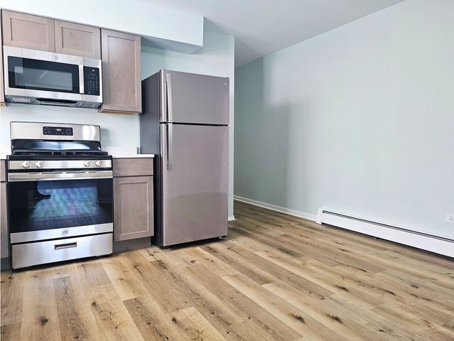 112 N 12th Avenue 3, Melrose Park, IL 60160