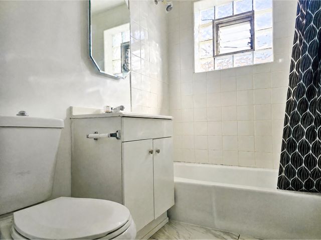 112 N 12th Avenue 3, Melrose Park, IL 60160