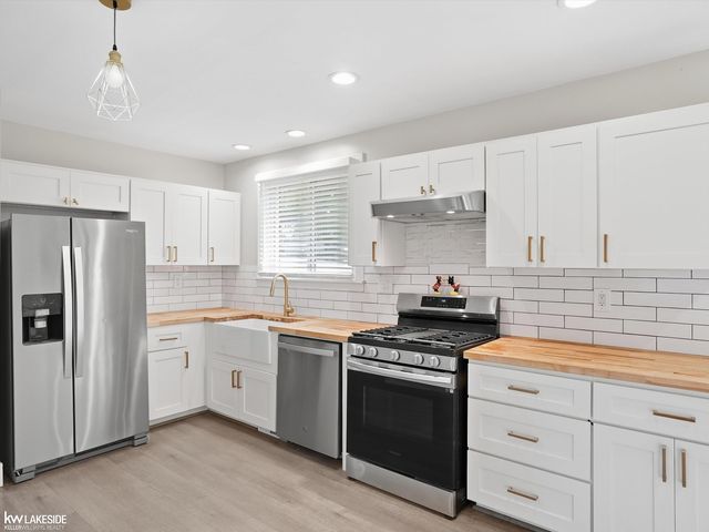 43016 Penny Drive, Sterling Heights, MI 48314