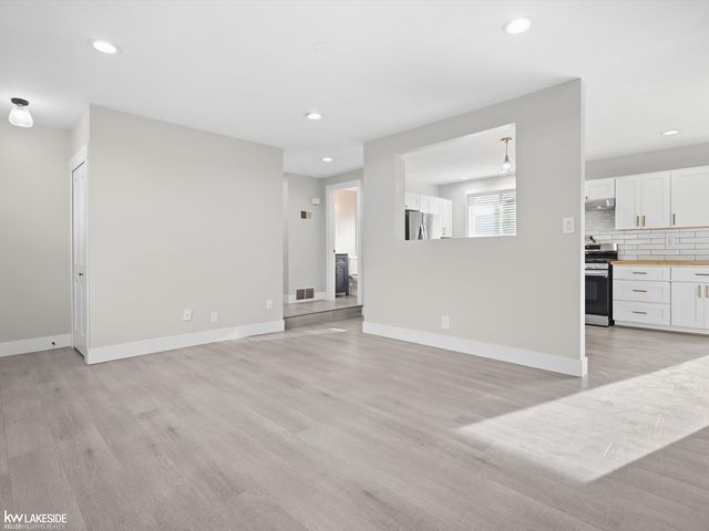 43016 Penny Drive, Sterling Heights, MI 48314