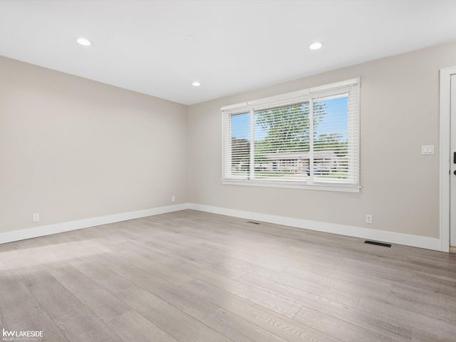 43016 Penny Drive, Sterling Heights, MI 48314