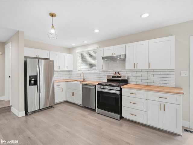 43016 Penny Drive, Sterling Heights, MI 48314