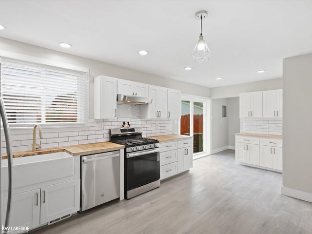 43016 Penny Drive, Sterling Heights, MI 48314