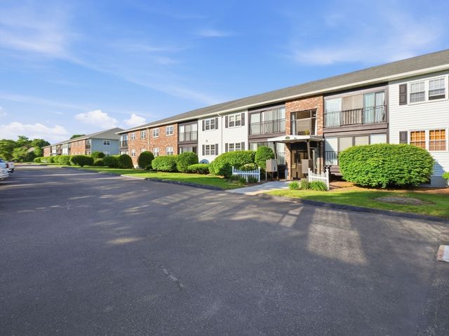 12 Candlewood Ln 1-1, Dennis, MA 02639