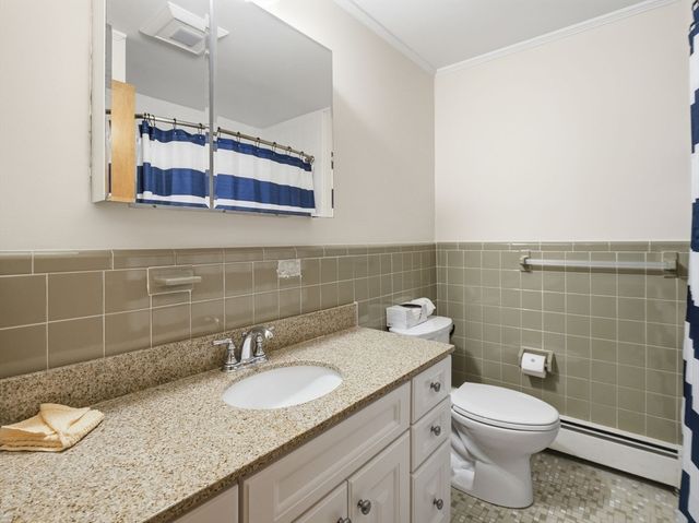 12 Candlewood Ln 1-1, Dennis, MA 02639