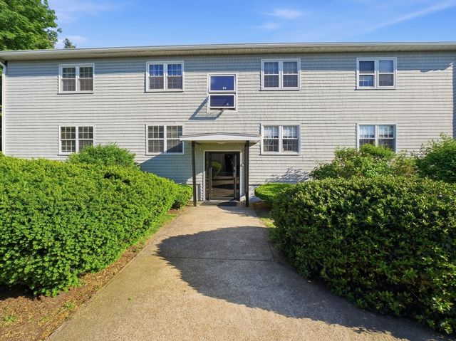 12 Candlewood Ln 1-1, Dennis, MA 02639