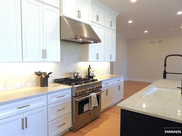 72 Woodmont Circle, River Vale, NJ 07675