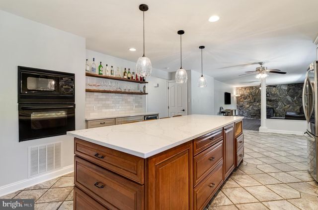 2428 PIMPERNEL DR, Waldorf, MD 20603