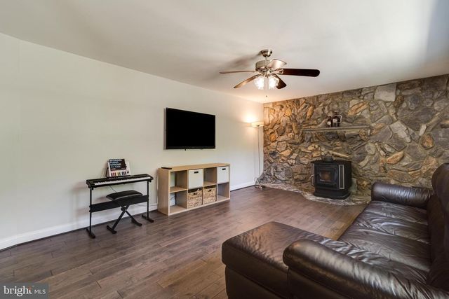 2428 PIMPERNEL DR, Waldorf, MD 20603