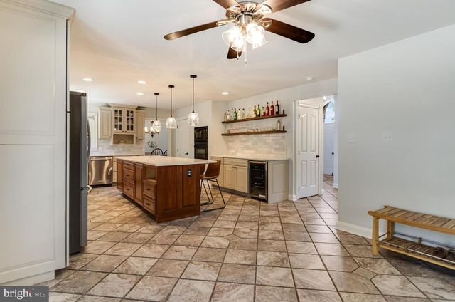 2428 PIMPERNEL DR, Waldorf, MD 20603