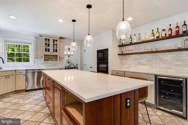 2428 PIMPERNEL DR, Waldorf, MD 20603