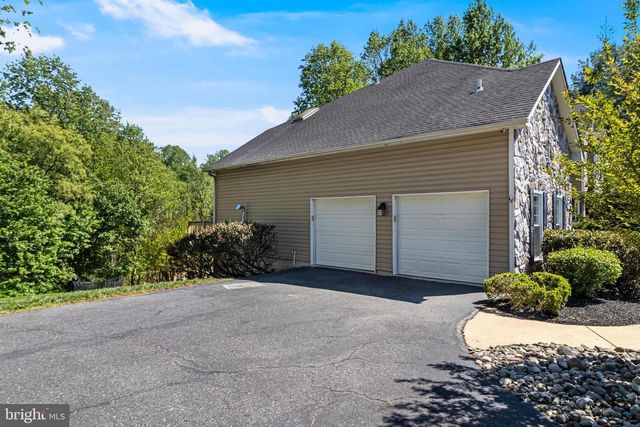 2428 PIMPERNEL DR, Waldorf, MD 20603