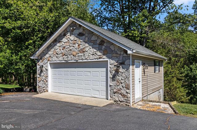 2428 PIMPERNEL DR, Waldorf, MD 20603