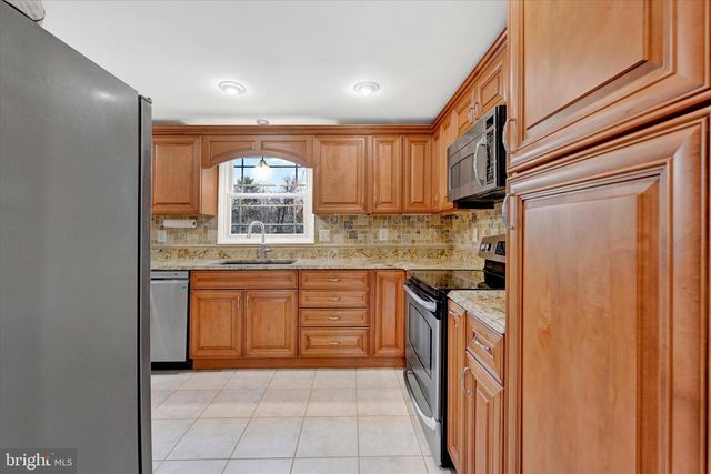 3827 PROCTOR LN, Baltimore, MD 21236