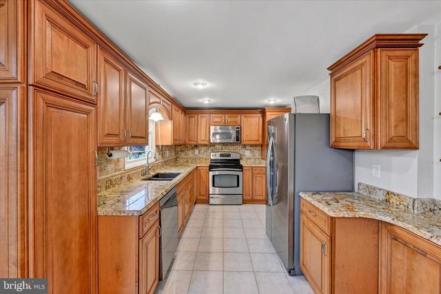 3827 PROCTOR LN, Baltimore, MD 21236