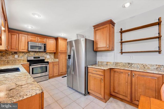 3827 PROCTOR LN, Baltimore, MD 21236