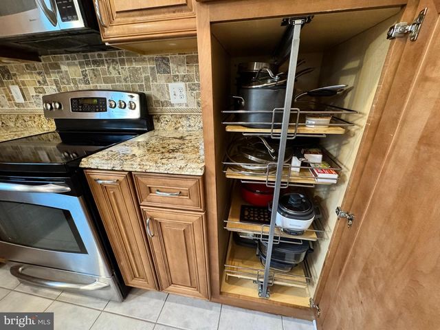 3827 PROCTOR LN, Baltimore, MD 21236