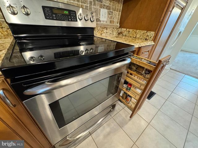 3827 PROCTOR LN, Baltimore, MD 21236