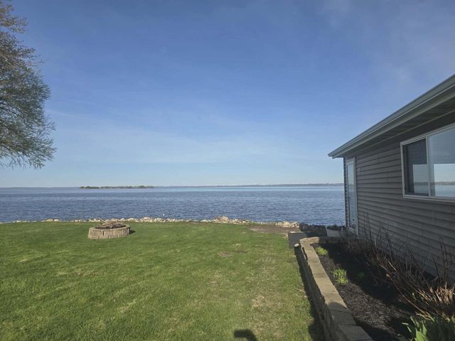 7878 S US HWY 45, Oshkosh, WI 54902