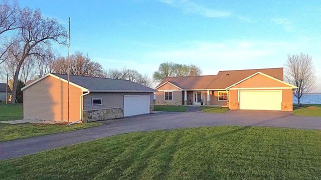 7878 S US HWY 45, Oshkosh, WI 54902