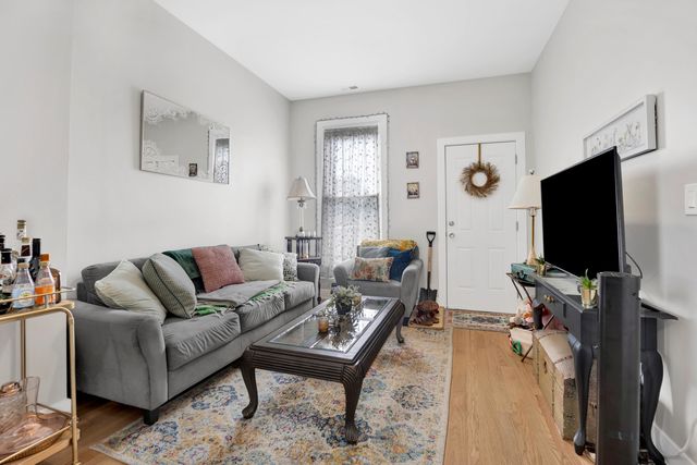 2545 W North Avenue 3R, Chicago, IL 60647