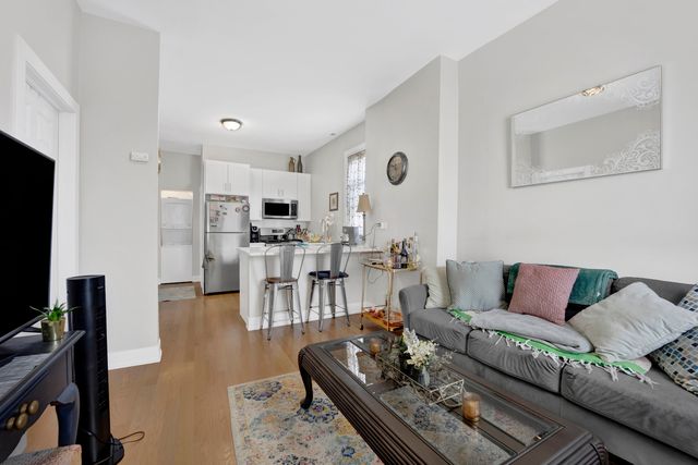 2545 W North Avenue 3R, Chicago, IL 60647