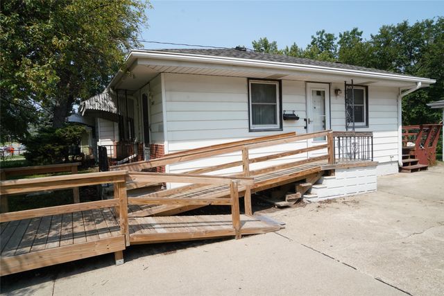 3411 E 29th Street, Des Moines, IA 50317