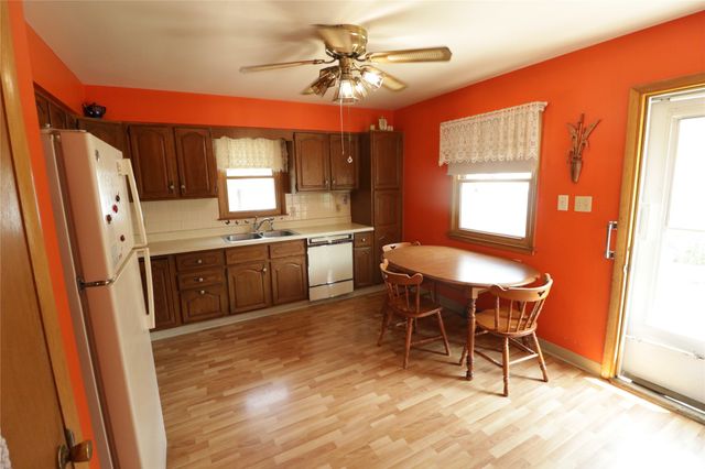 3411 E 29th Street, Des Moines, IA 50317